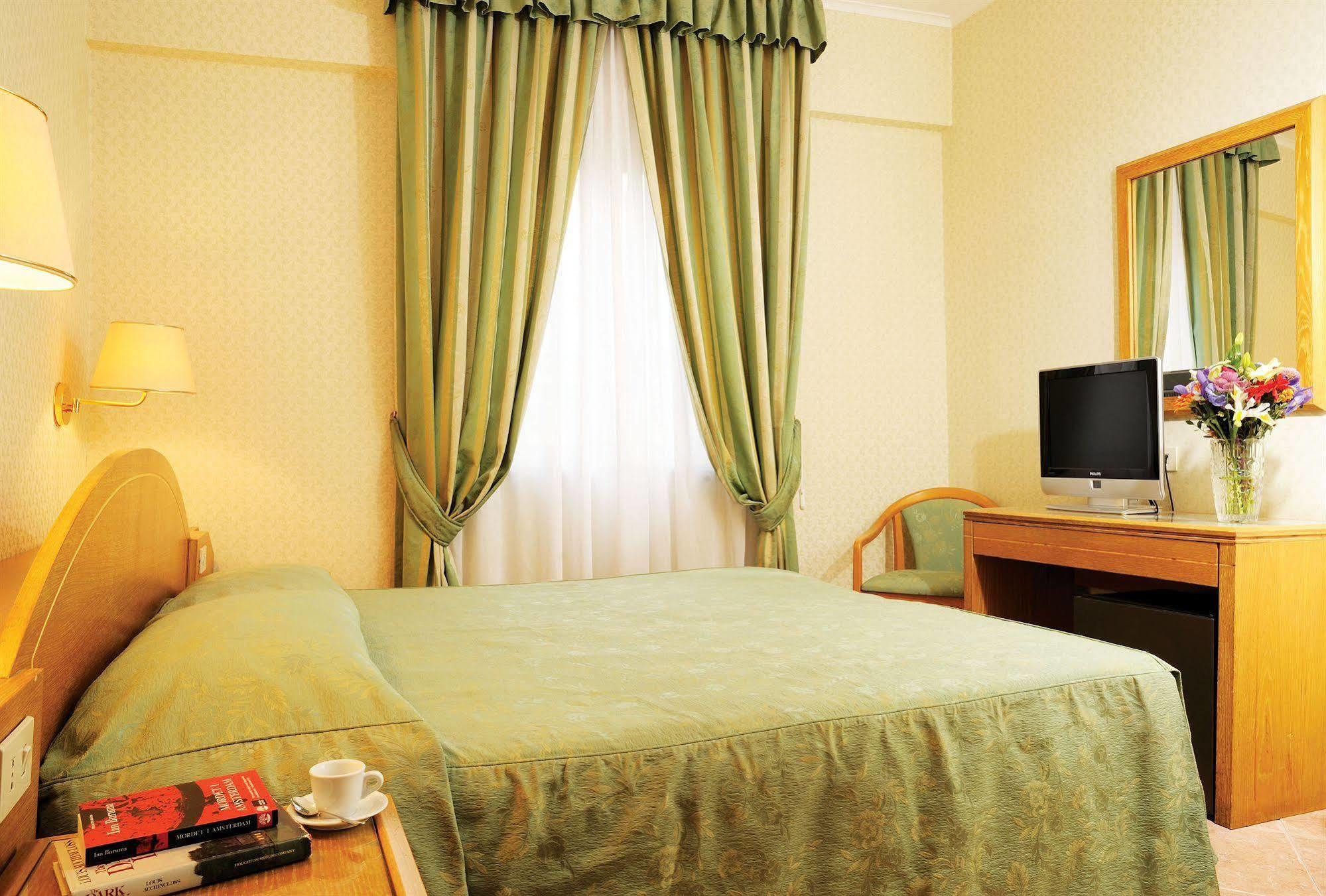 Hotel Patria Ρώμη Εξωτερικό φωτογραφία